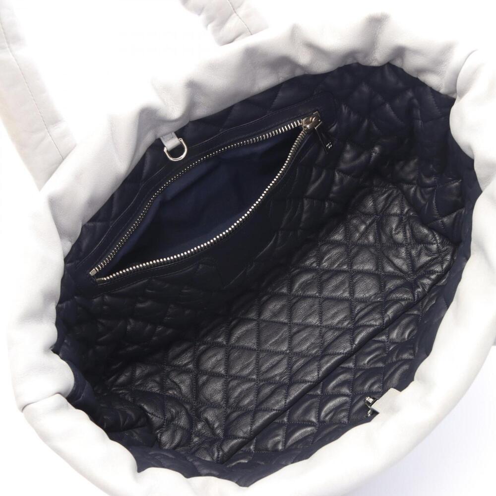 CHANEL Blue Leather Tote Bag - Picture 3 of 11
